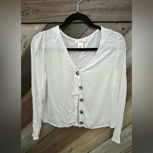 White jacket/shirt/over shirt great to layer button up